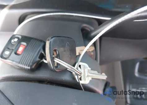 1999 Ford Explorer Eddie Bauer/Limited/Xlt from USA, damaged, VIN 1FMZU35P3XUC87514